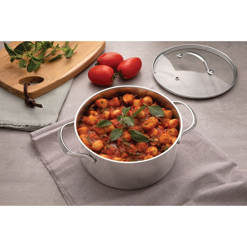 Cacerola-rasa-Una-de-acero-inoxidable-con-fondo-triple-tapa-de-vidrio-24-cm-y-48-l--Tramontina