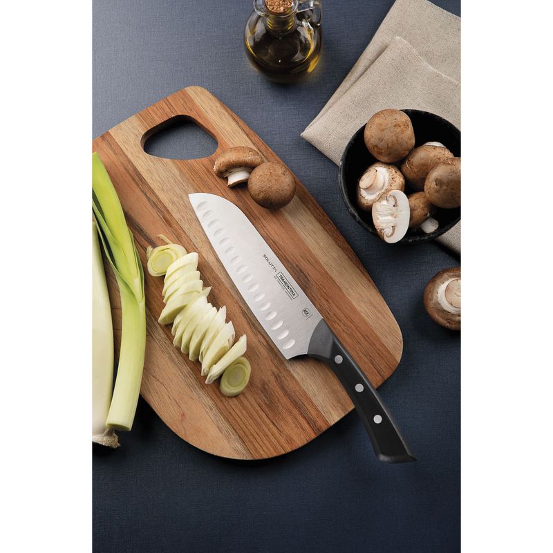 Cuchillo-Santoku-Tramontina-Solutta-con-LA¡mina-en-Acero-Inoxidable-y-Mango-en-Policarbonato-7--Negro