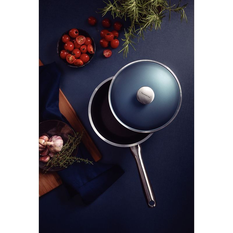 Olla-Tramontina-Lyon-en-Aluminio-Forjado-con-Revestimiento-Interno-y-Externo-con-Antiadherente-Starflon-High-Performance-Azul-Elemental-20-cm-28-L