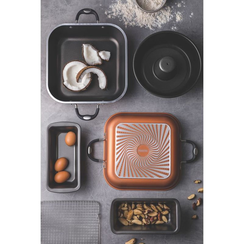 Kit Tramontina Lyon 360 de aluminio forjado con revestimiento interno antiadherente Starflon High Performance dorado